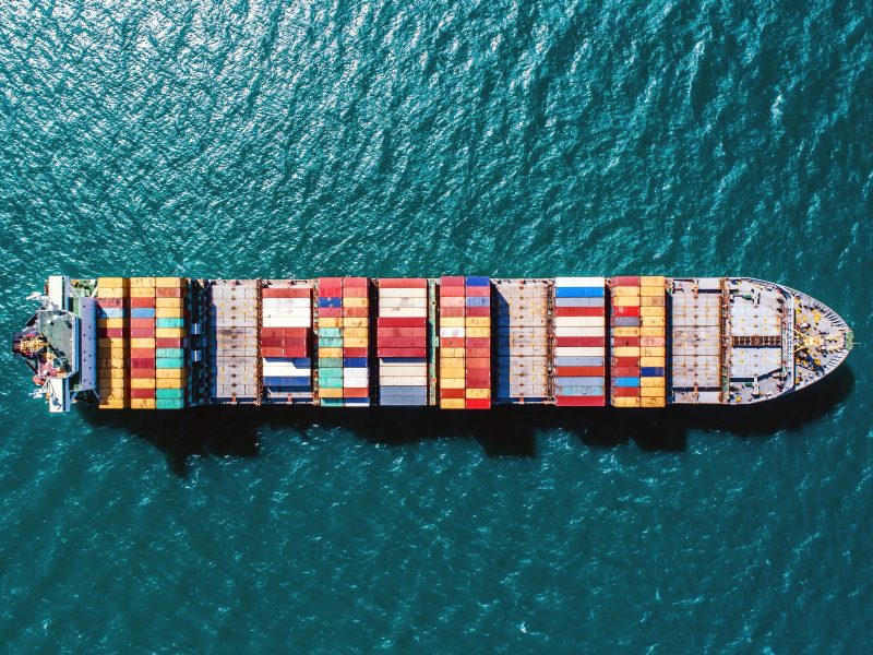 Nghịch Lý Thị Trường: Giá Tàu Container Cũ Tăng Vọt Bất Chấp Giá Cước Lao Dốc